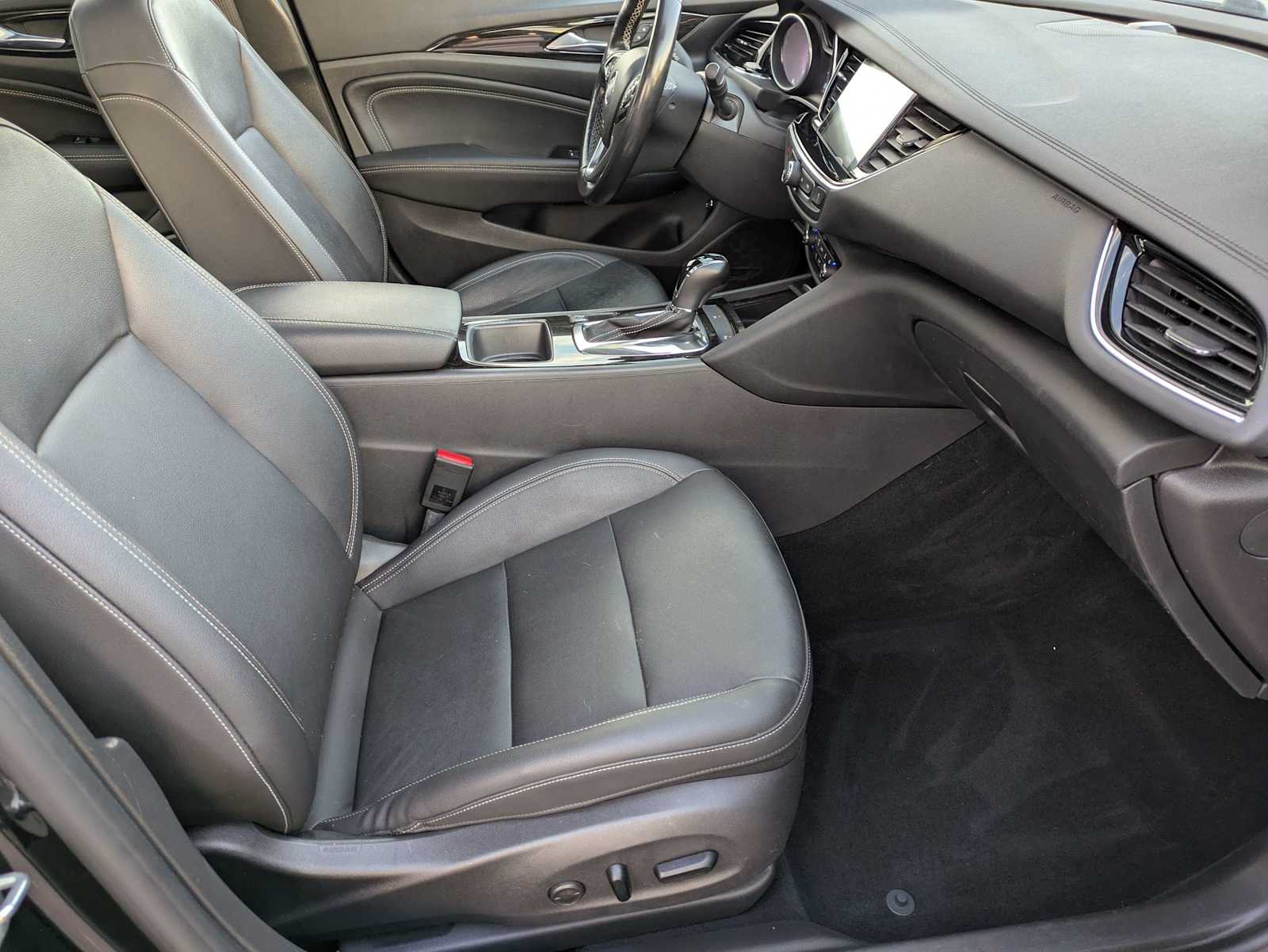 Thumbnail: 2018 Buick Regal - 22