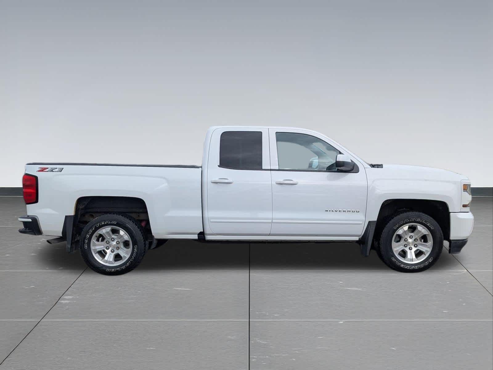Thumbnail: 2018 Chevrolet Silverado 1500 - 6