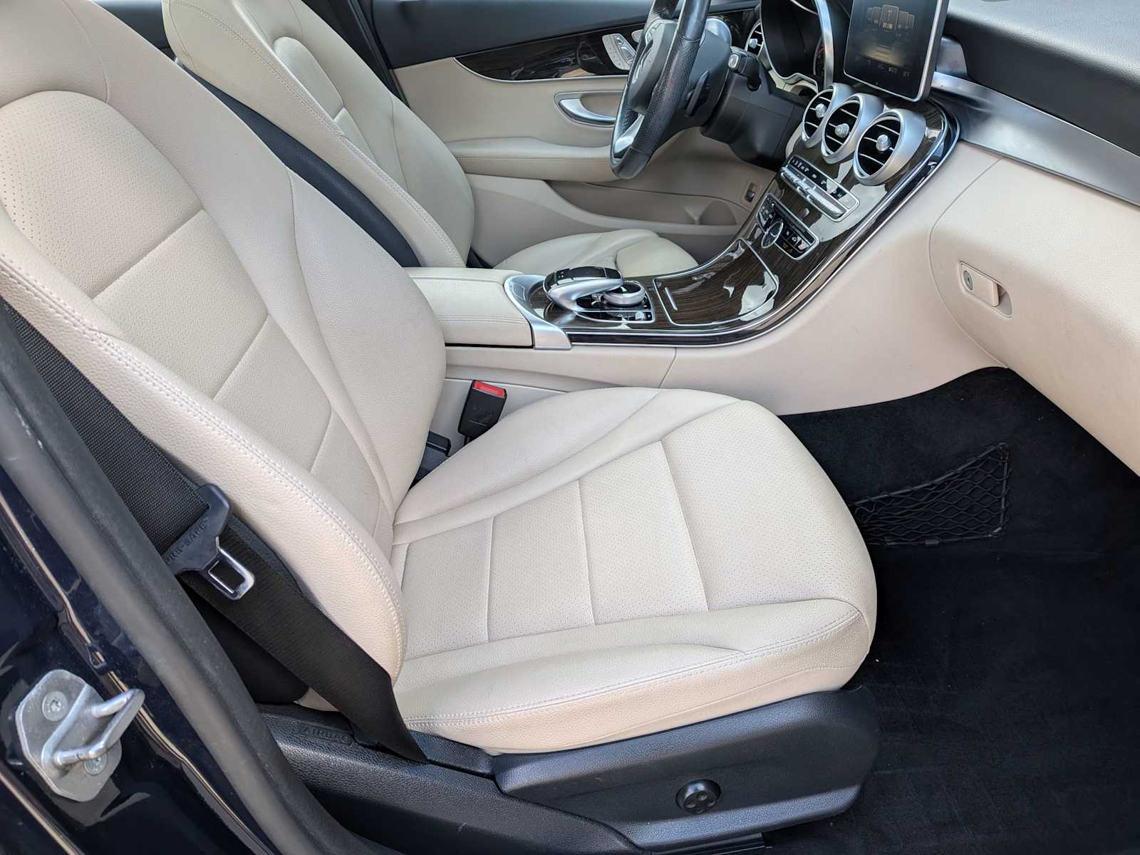 Thumbnail: 2017 Mercedes-Benz C-Class - 21