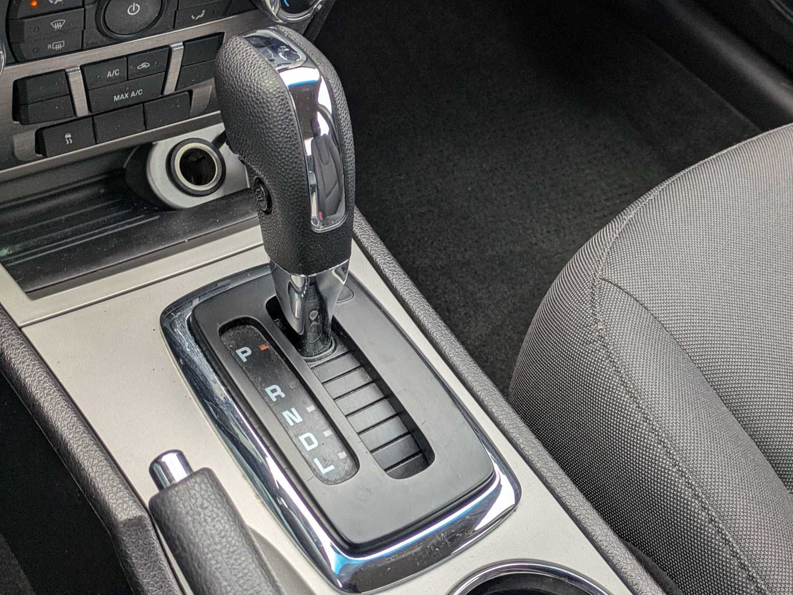 Thumbnail: 2010 Ford Fusion - 24