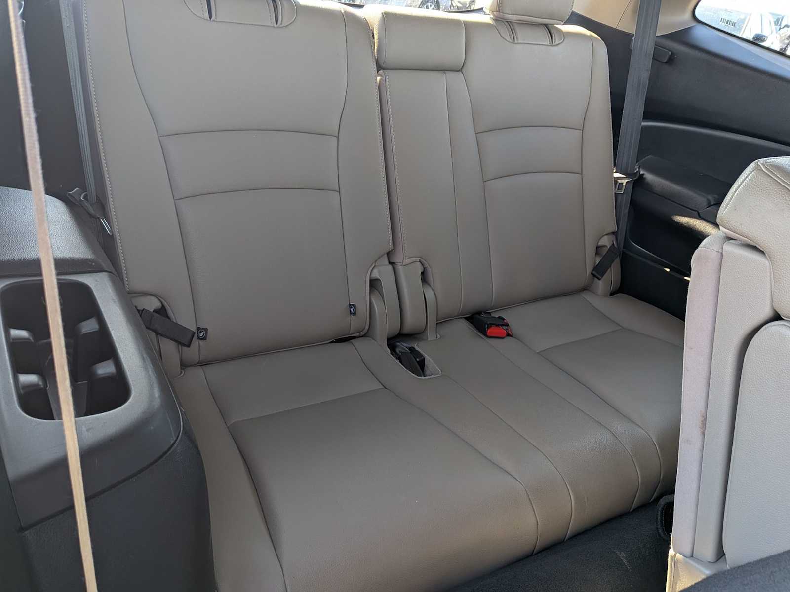 Thumbnail: 2017 Honda Pilot - 21