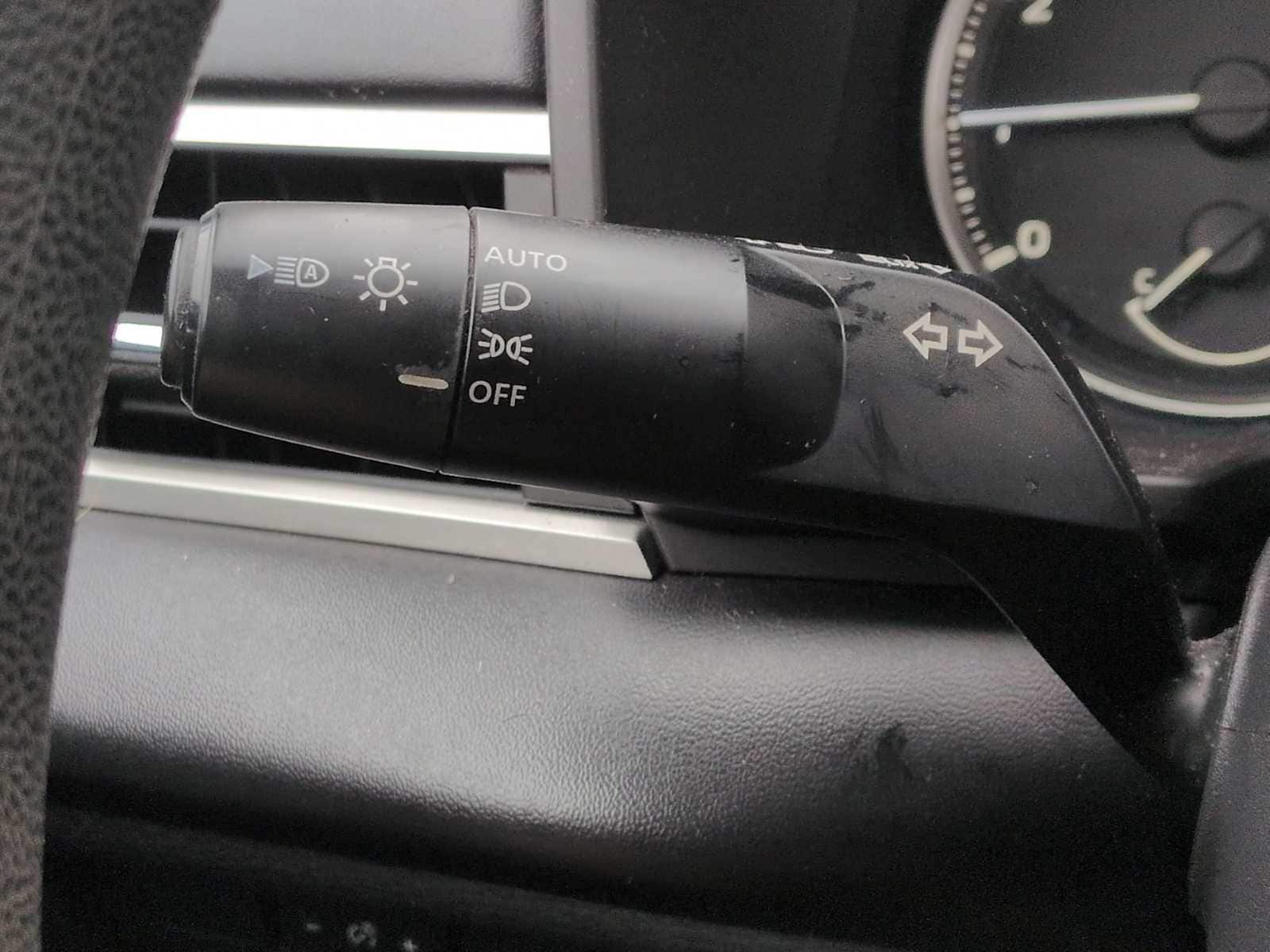 Thumbnail: 2022 Mitsubishi Outlander - 25