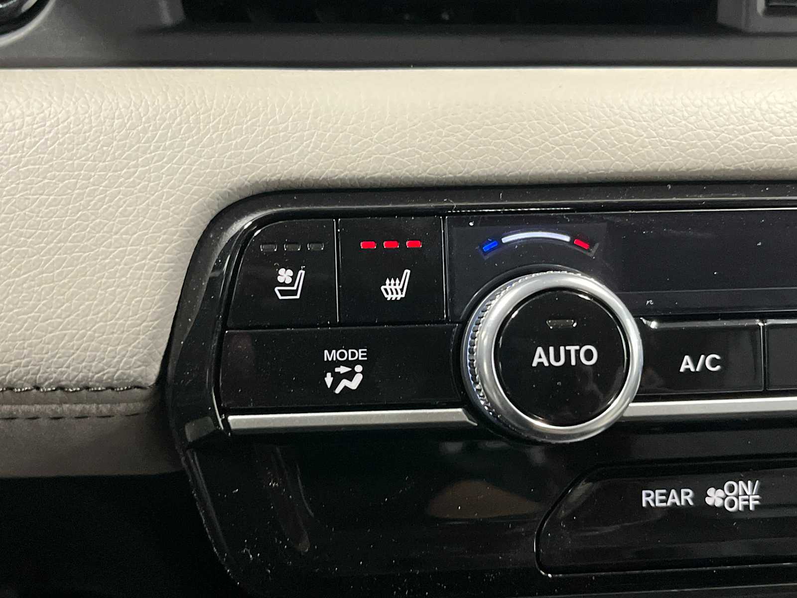 Thumbnail: 2026 Honda Pilot - 20