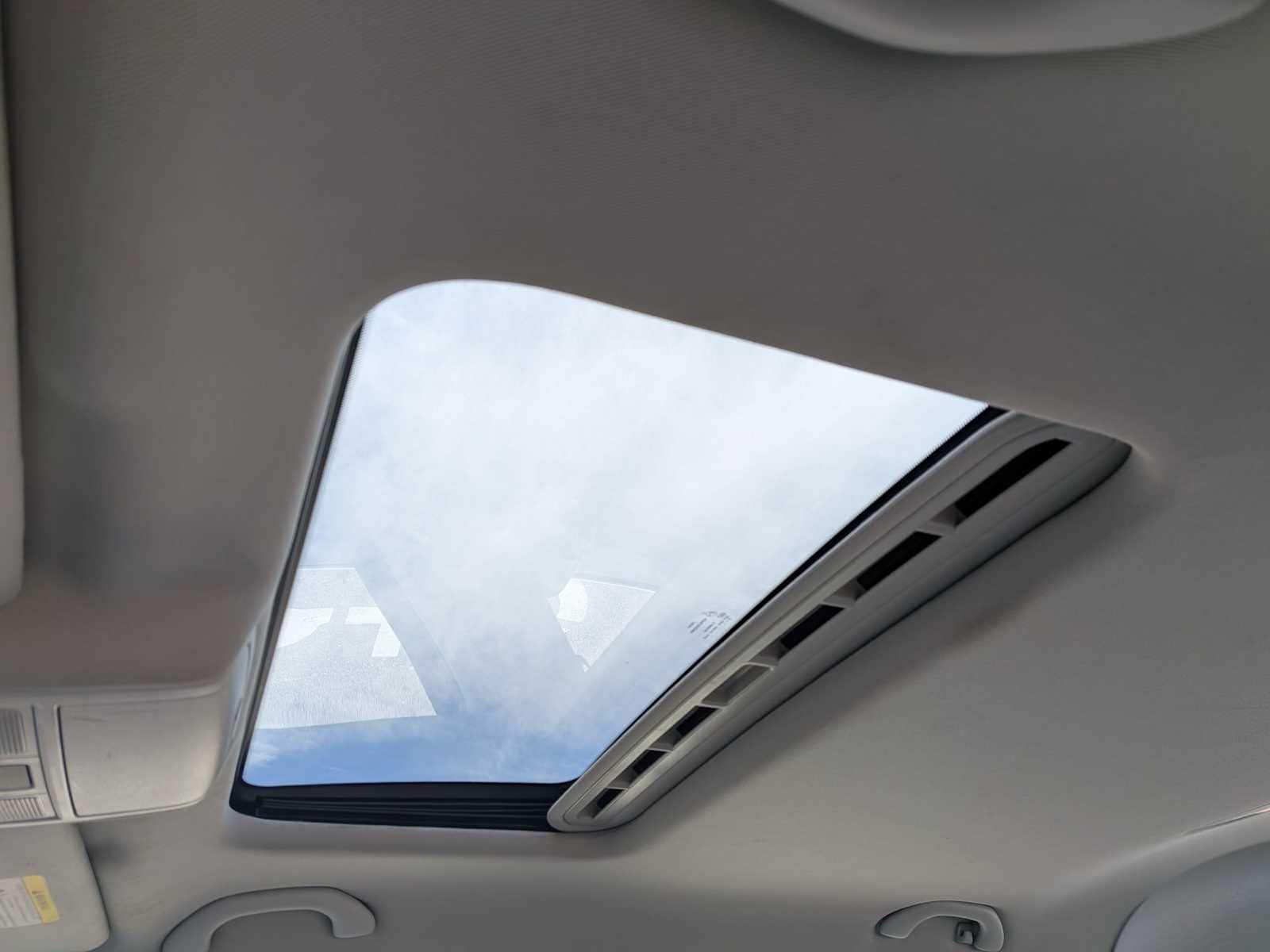 Thumbnail: 2016 Volkswagen Passat - 17