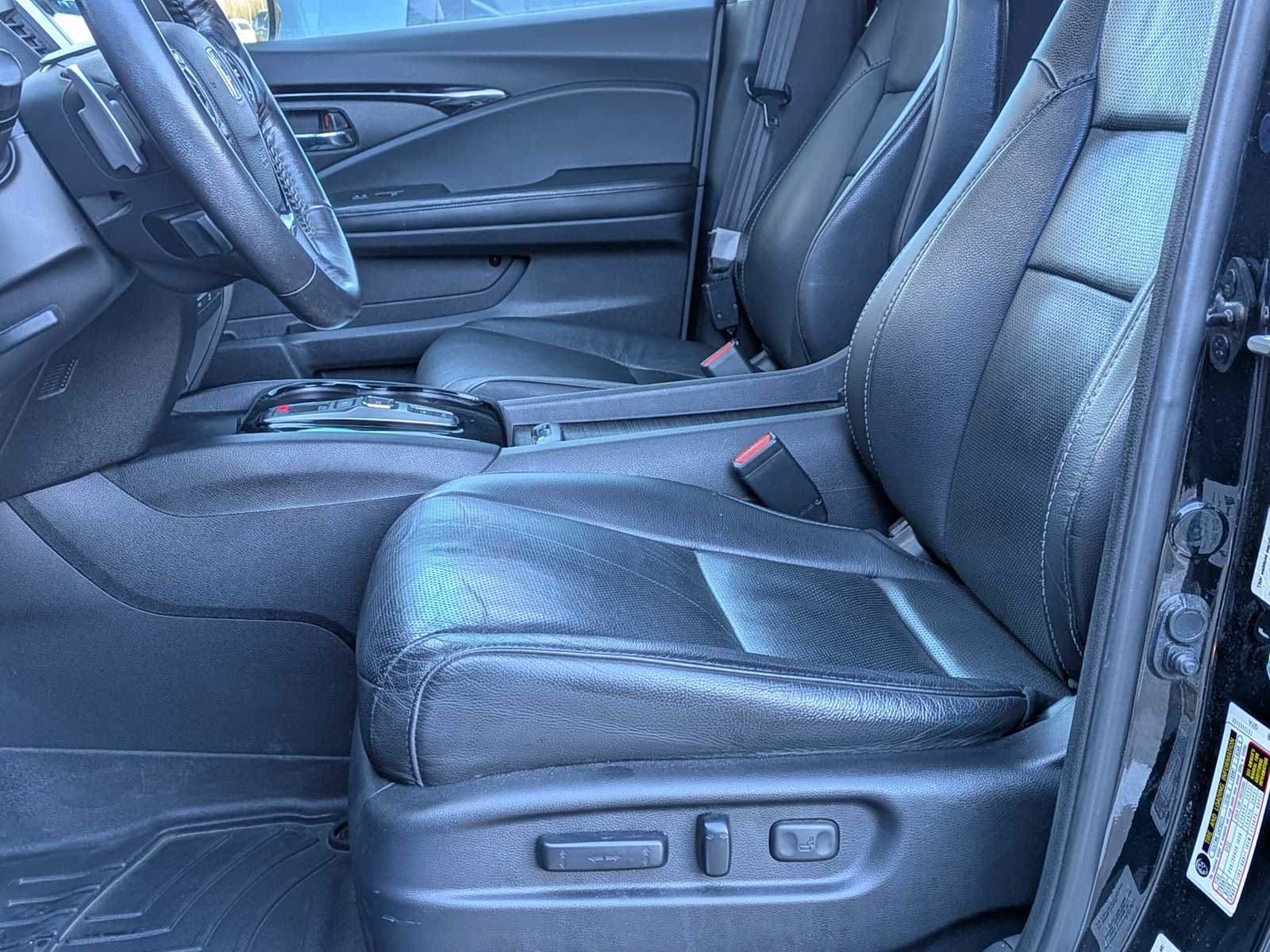 Thumbnail: 2018 Honda Pilot - 16