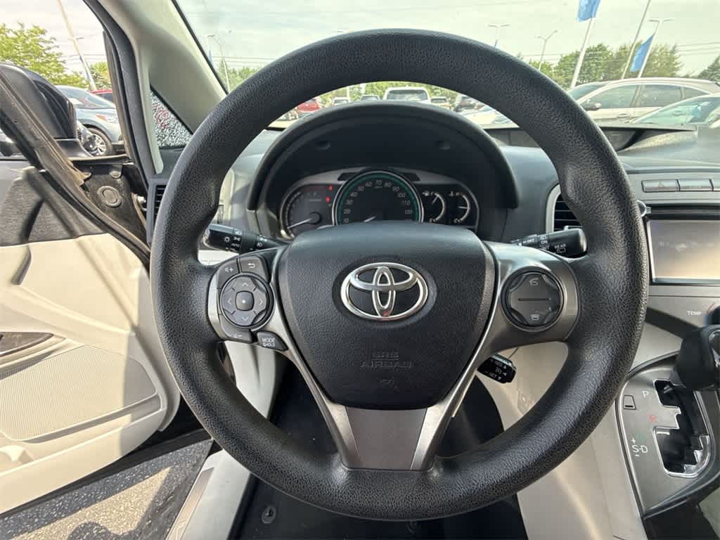 Thumbnail: 2013 Toyota Venza - 21