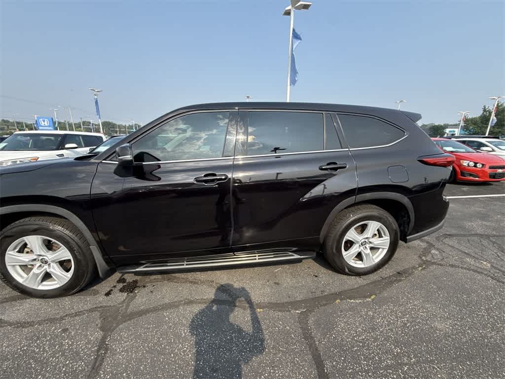Thumbnail: 2021 Toyota Highlander - 4