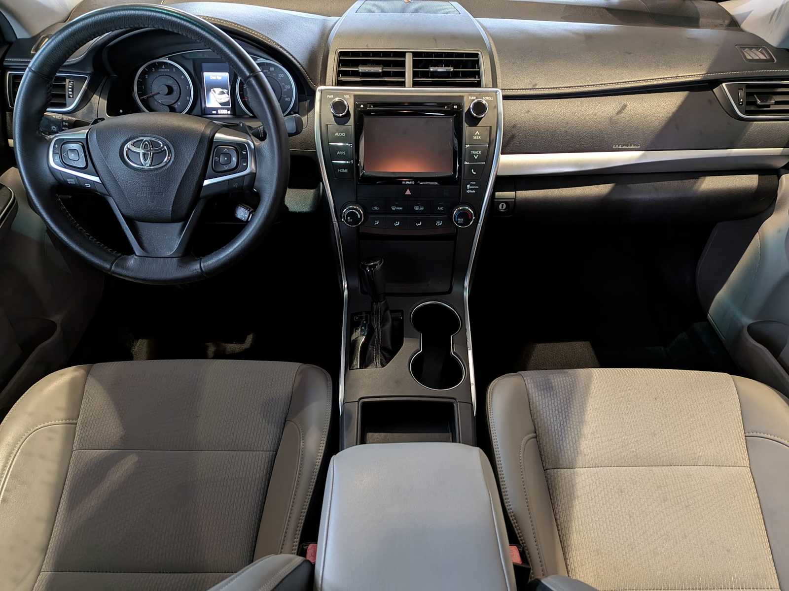 Thumbnail: 2017 Toyota Camry - 14