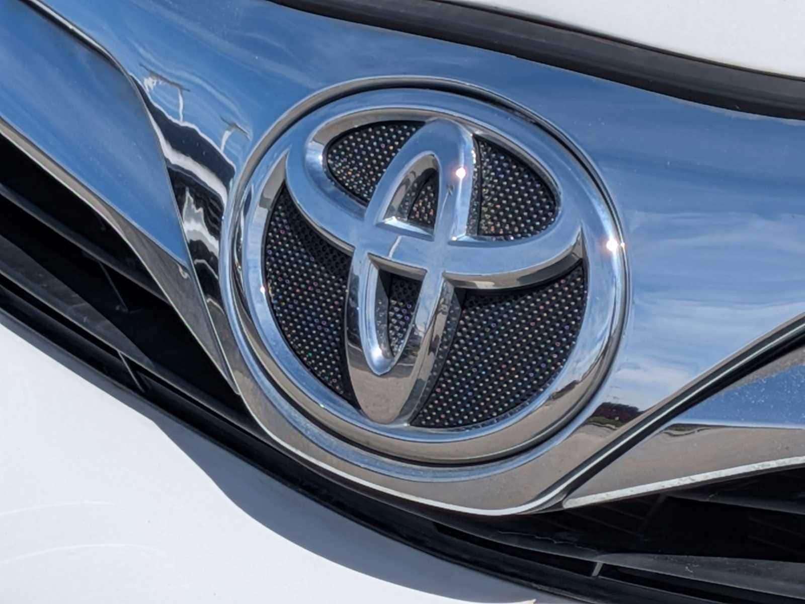 Thumbnail: 2014 Toyota Camry - 8