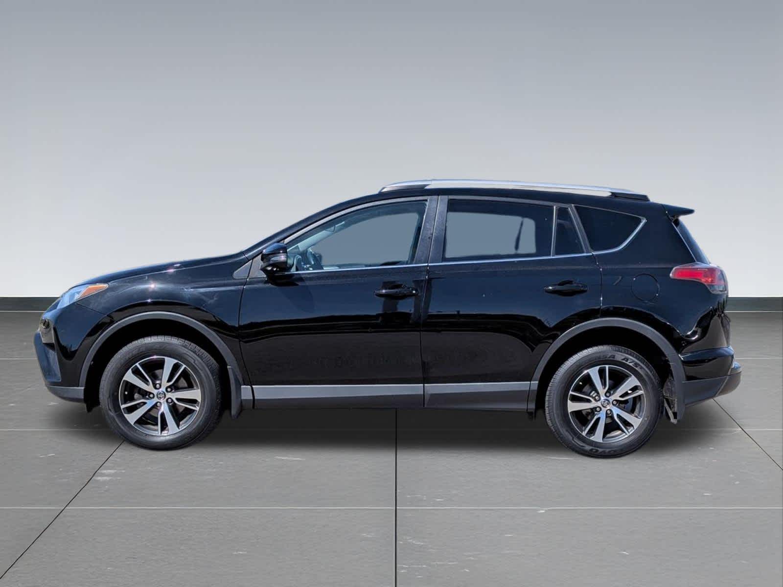Thumbnail: 2016 Toyota RAV4 - 2