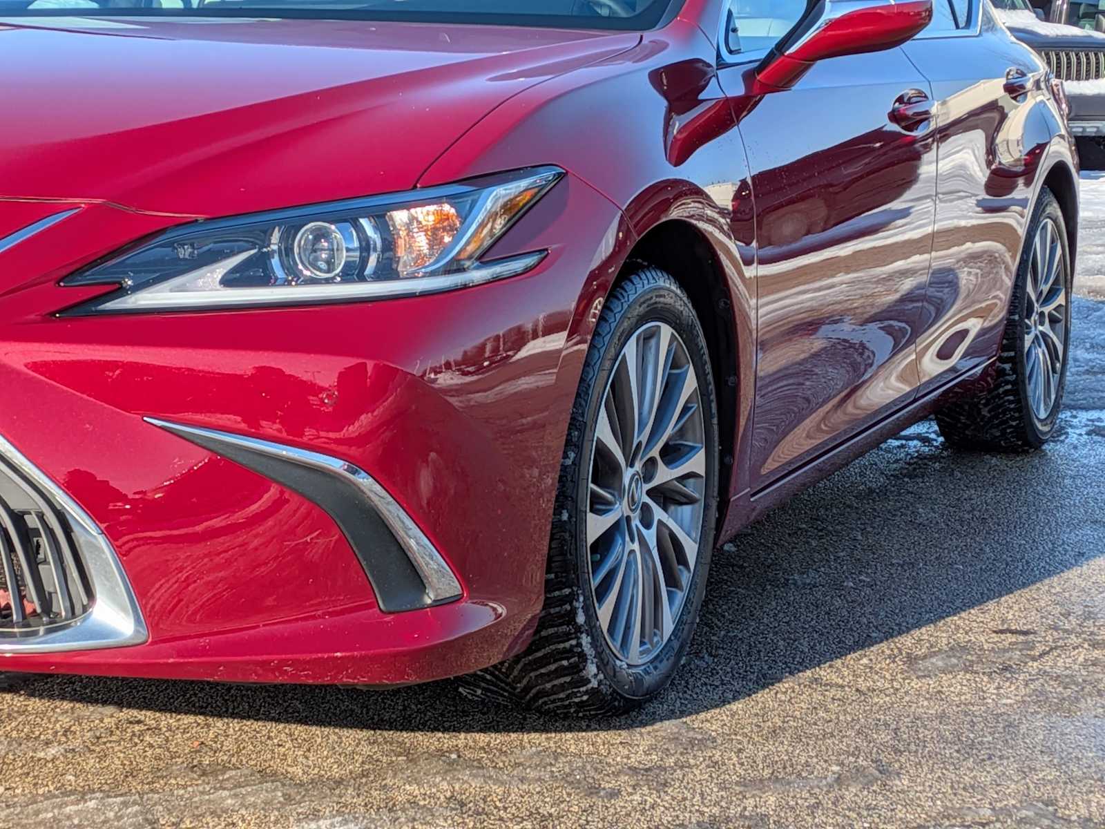 Thumbnail: 2019 Lexus ES - 10