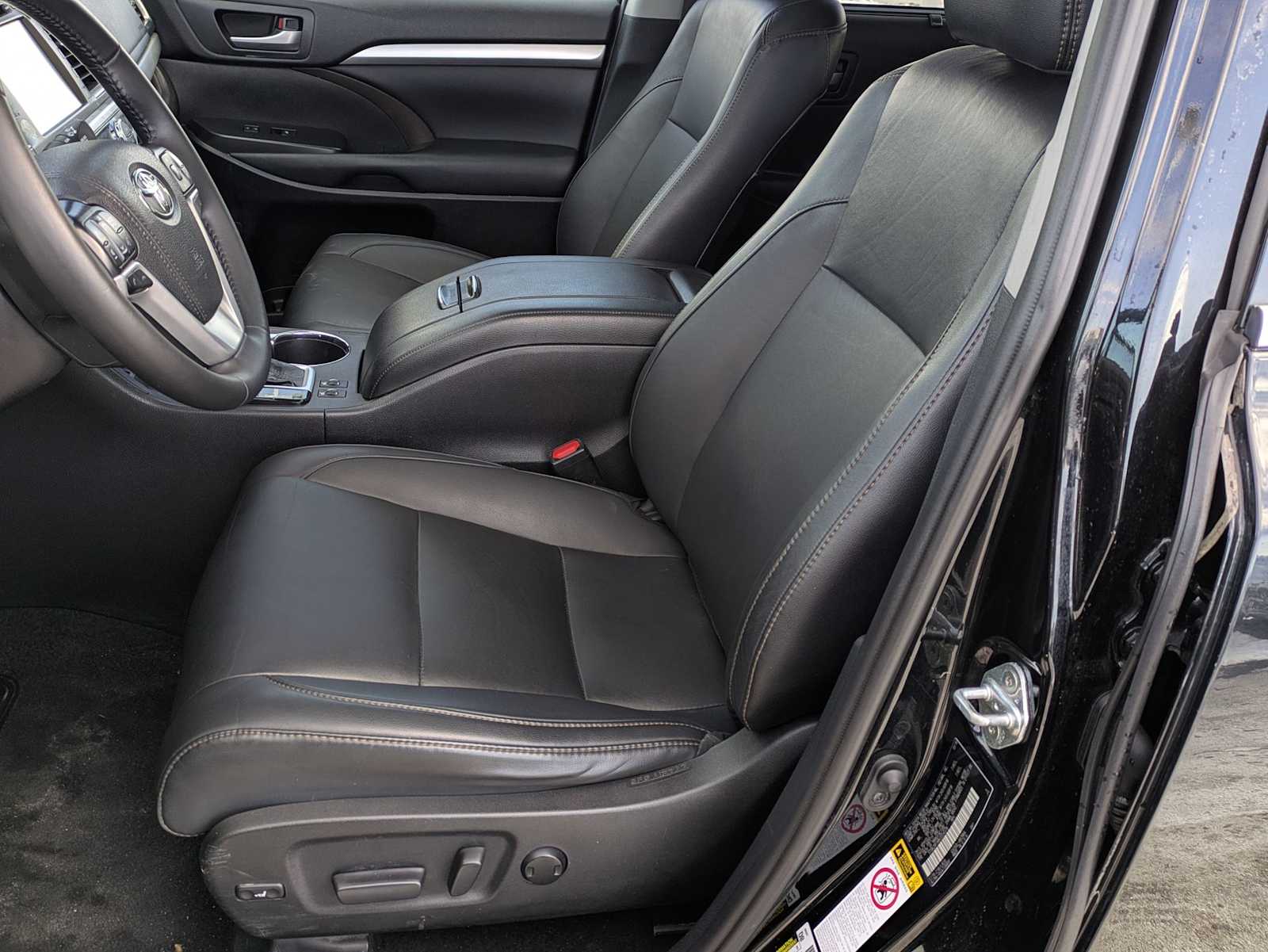 Thumbnail: 2019 Toyota Highlander - 14