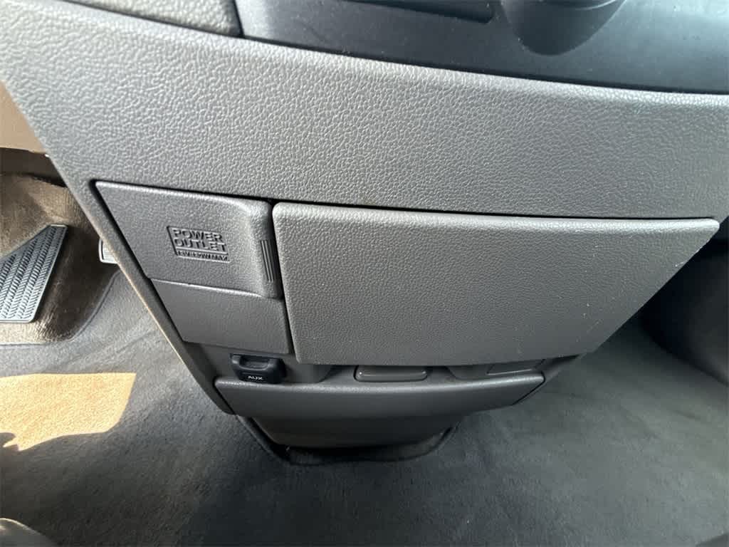 Thumbnail: 2013 Honda Odyssey - 30