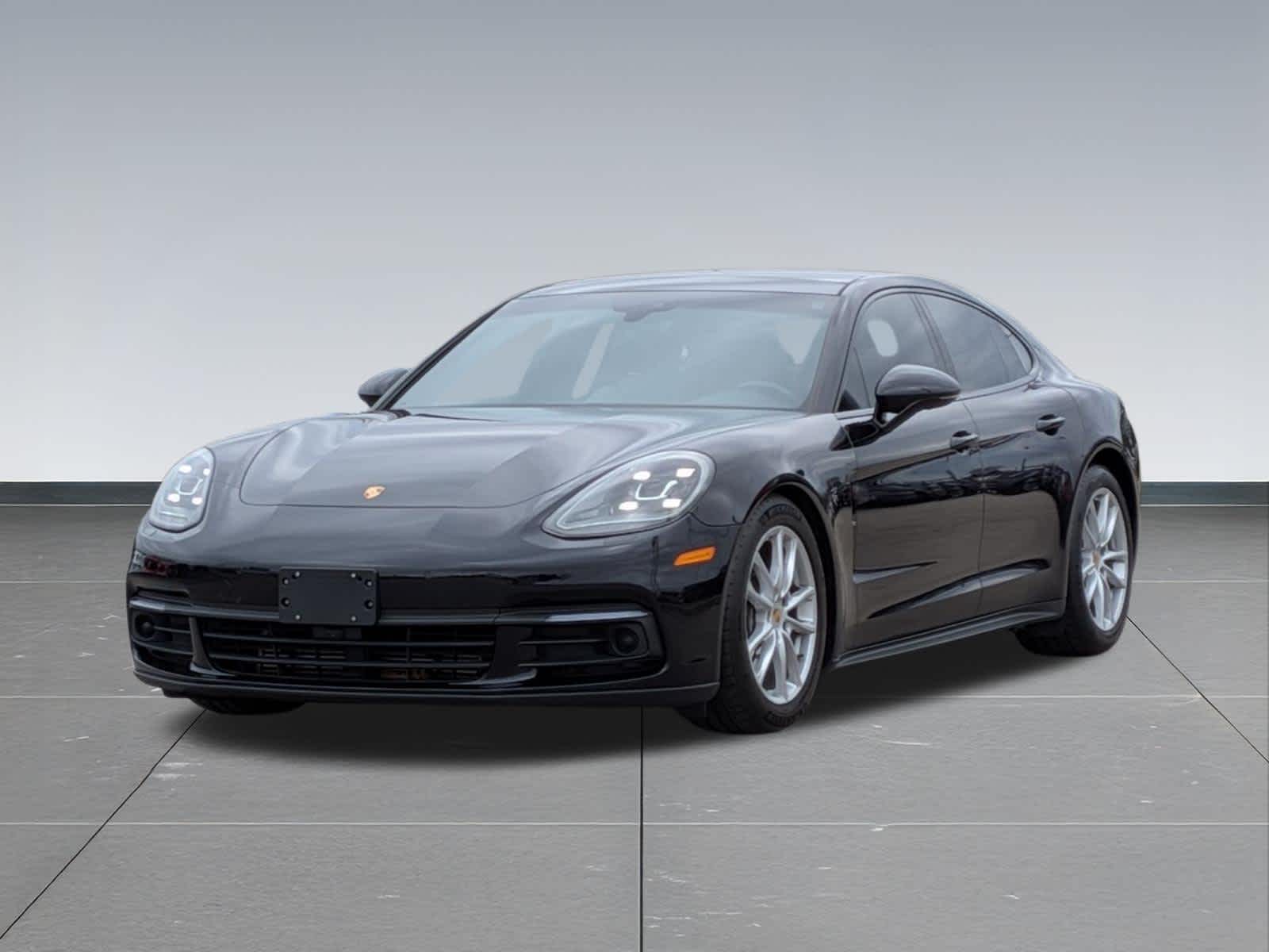 Thumbnail: 2017 Porsche Panamera - 9