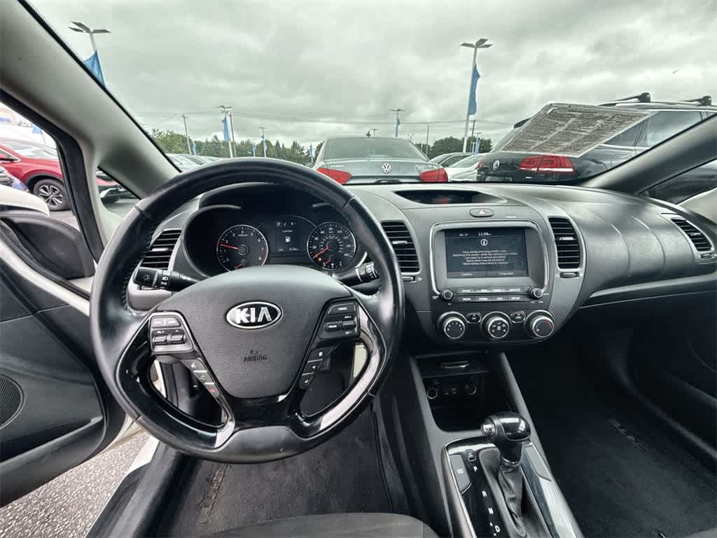 Thumbnail: 2017 Kia Forte - 14