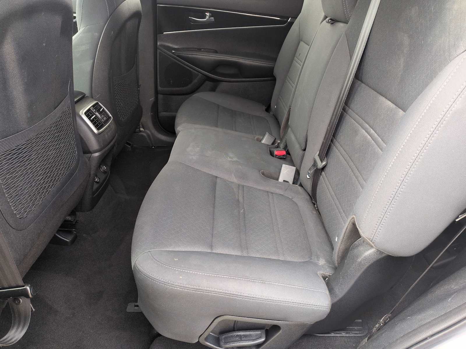 Thumbnail: 2019 Kia Sorento - 19