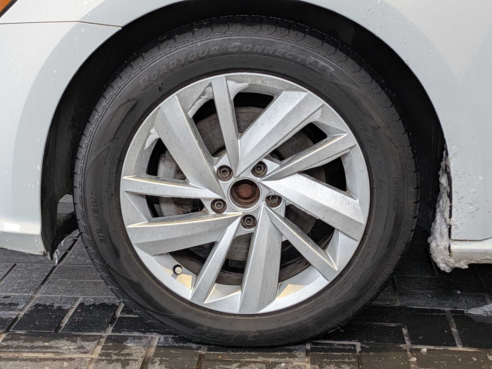 Thumbnail: 2018 Volkswagen Passat - 13