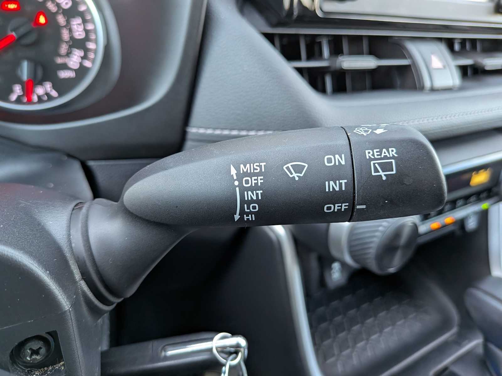 Thumbnail: 2019 Toyota RAV4 - 23