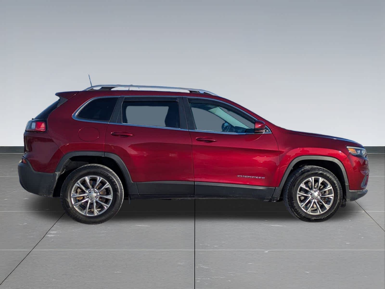 Thumbnail: 2019 Jeep Cherokee - 7
