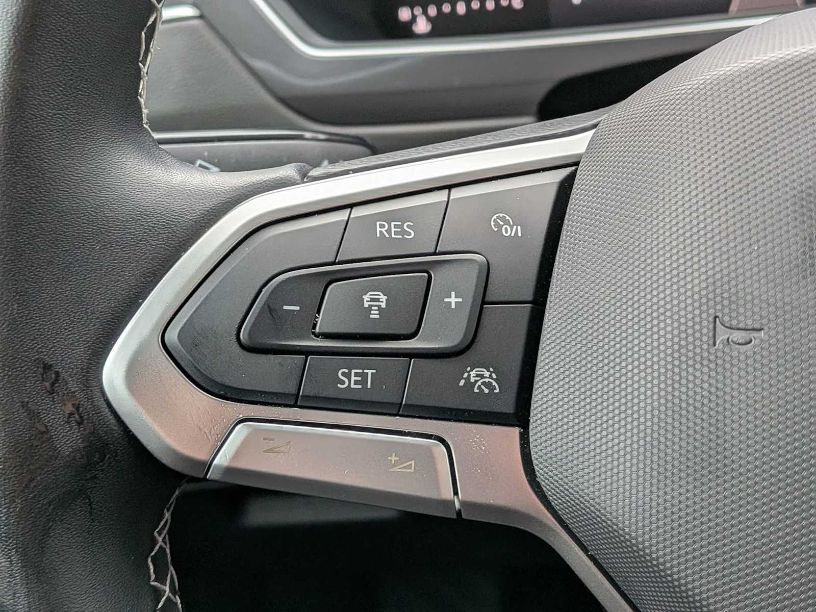 Thumbnail: 2024 Volkswagen Tiguan - 22