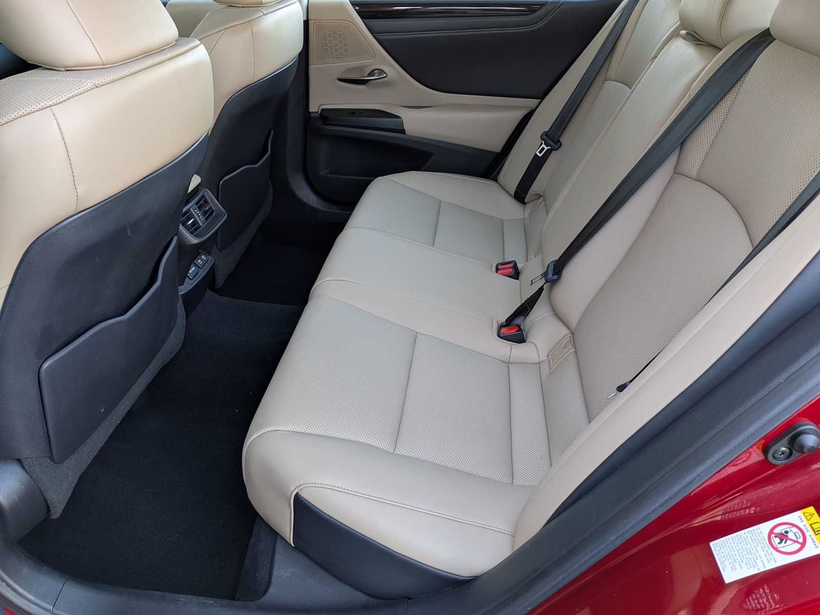 Thumbnail: 2019 Lexus ES - 18