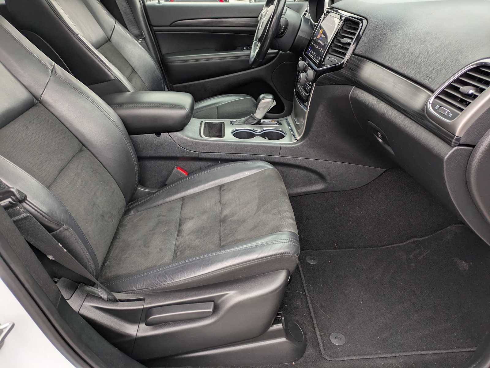 Thumbnail: 2020 Jeep Grand Cherokee - 22