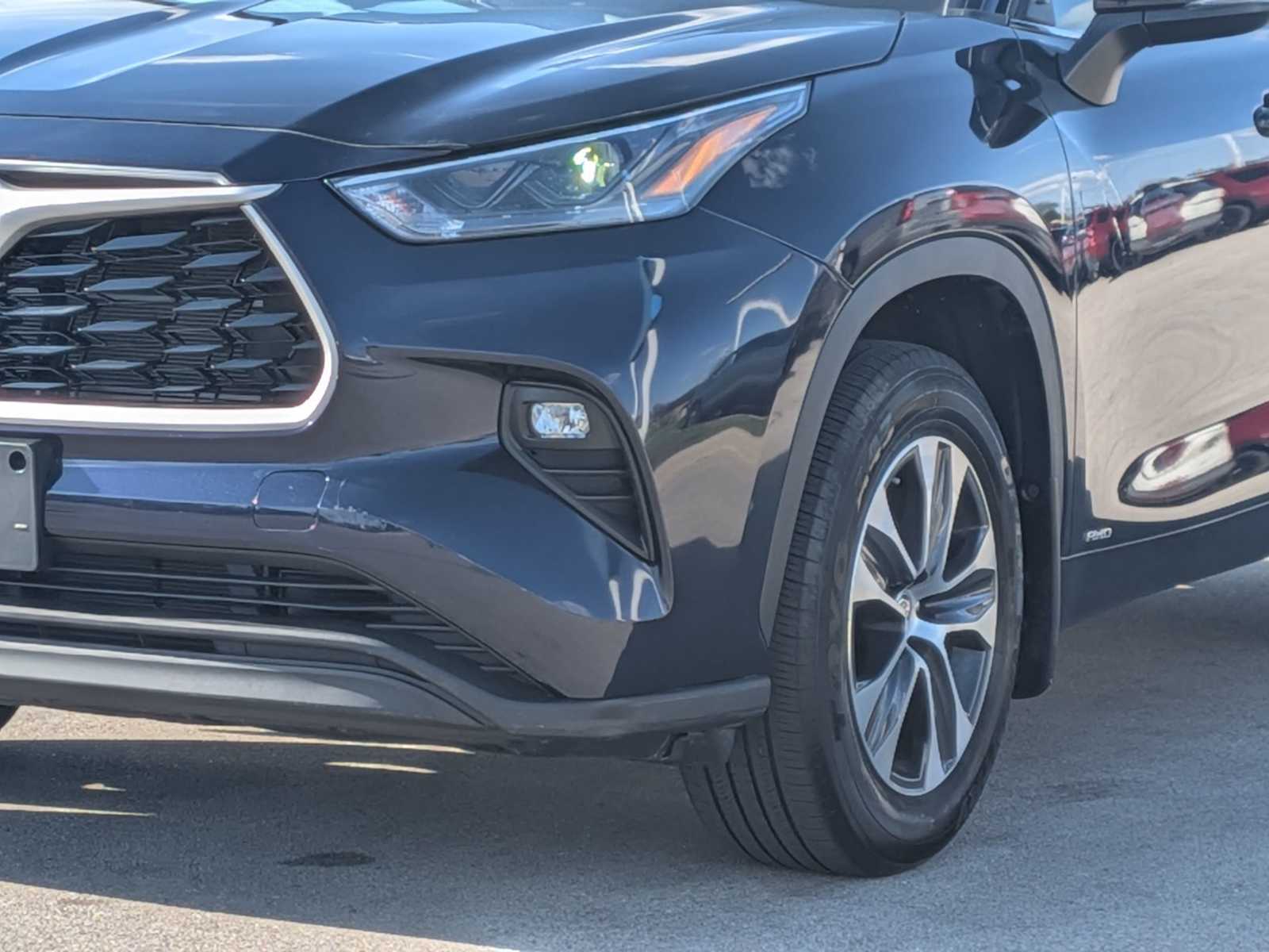 Thumbnail: 2023 Toyota Highlander - 10