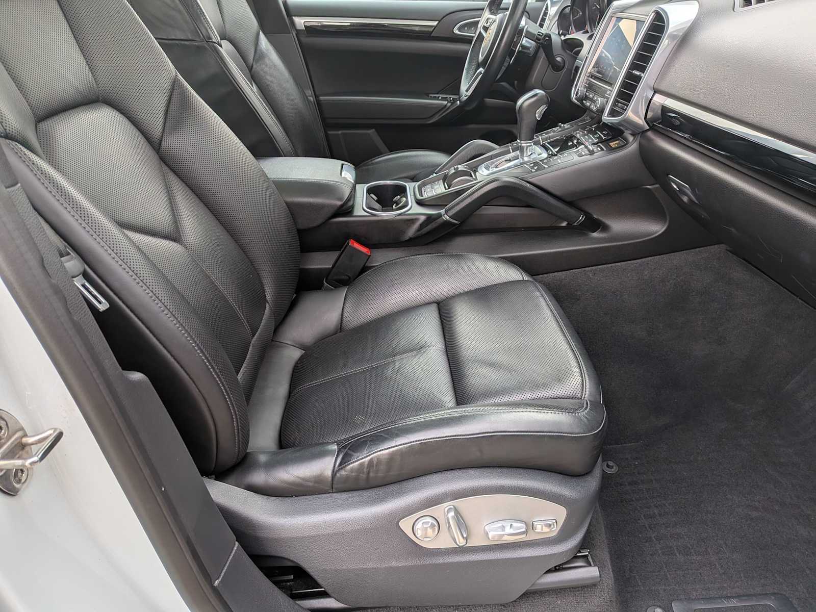 Thumbnail: 2017 Porsche Cayenne - 21