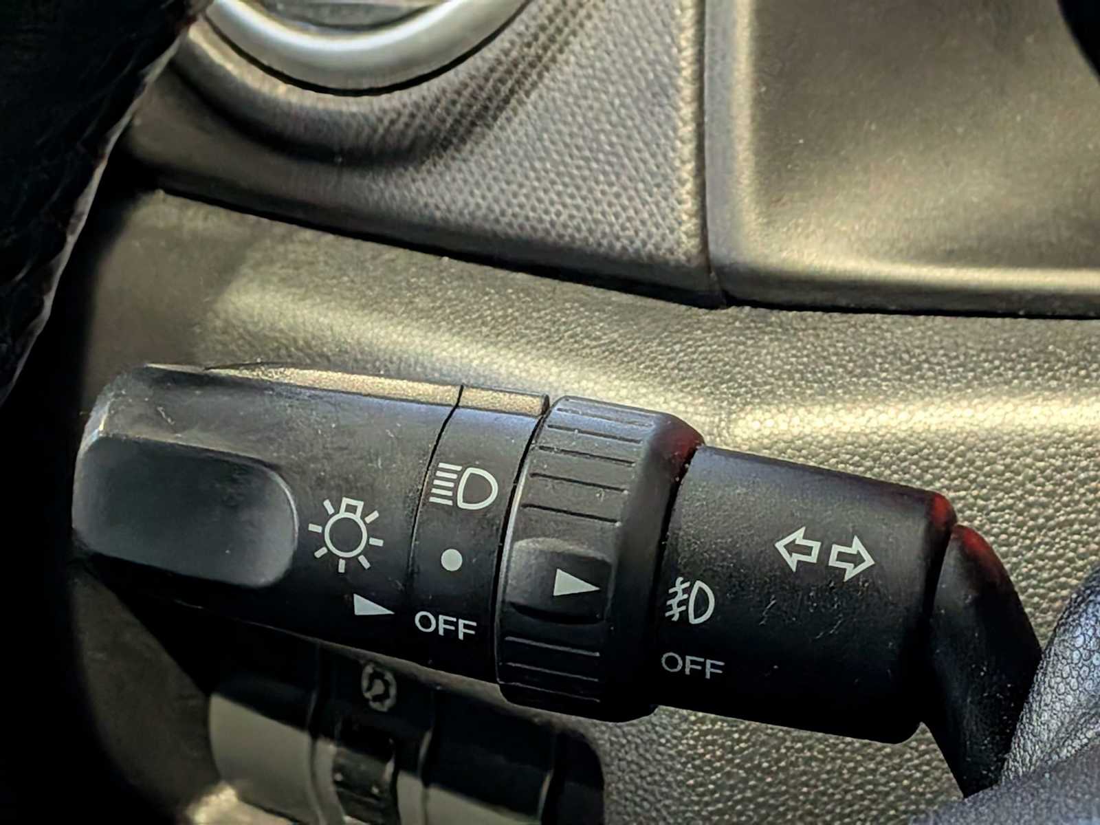 Thumbnail: 2005 Mazda Mazda3 - 22