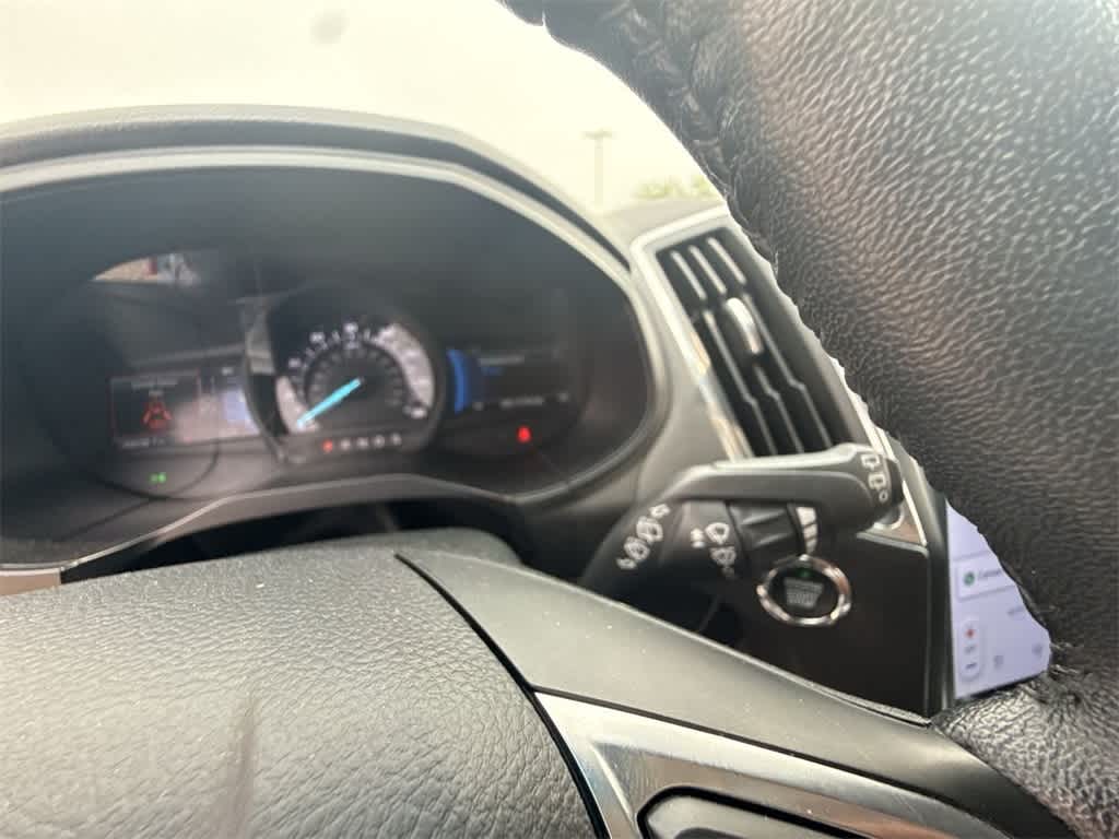 Thumbnail: 2022 Ford Edge - 24