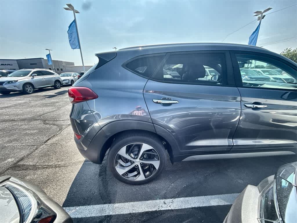 Thumbnail: 2017 Hyundai Tucson - 6