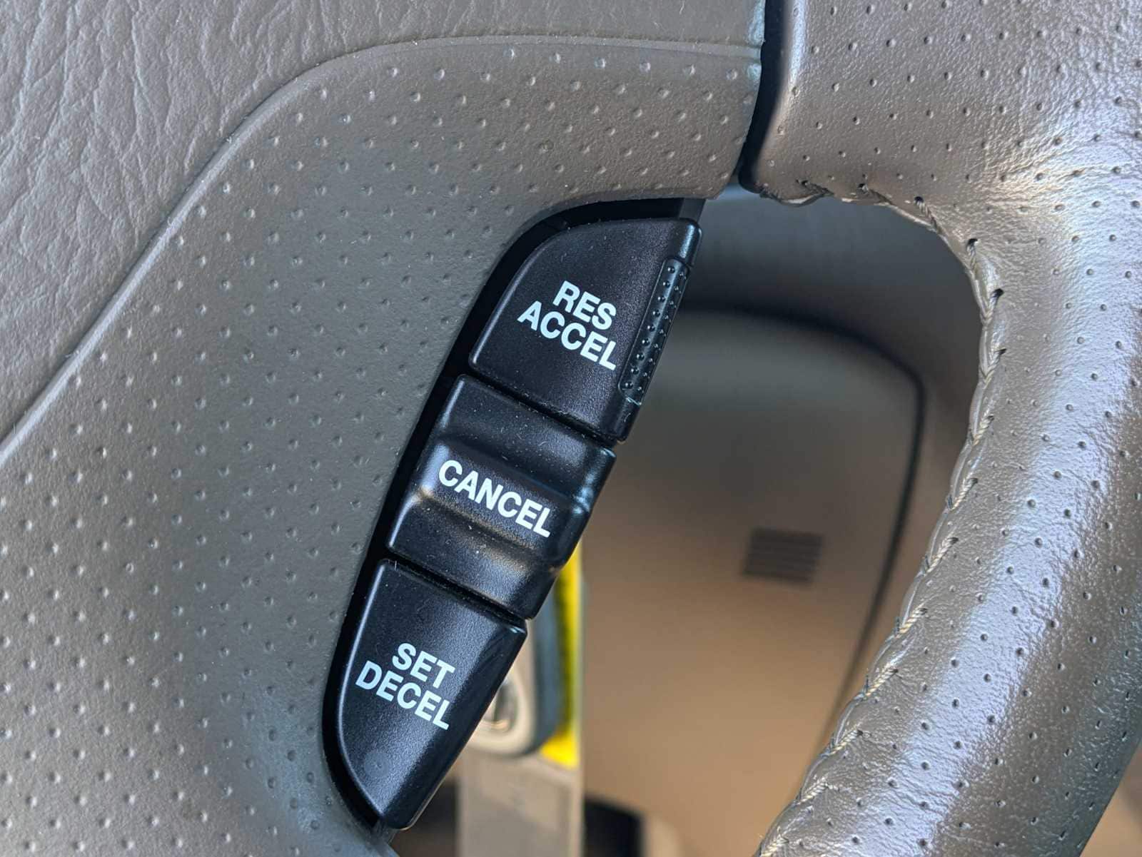 Thumbnail: 2004 Acura MDX - 24