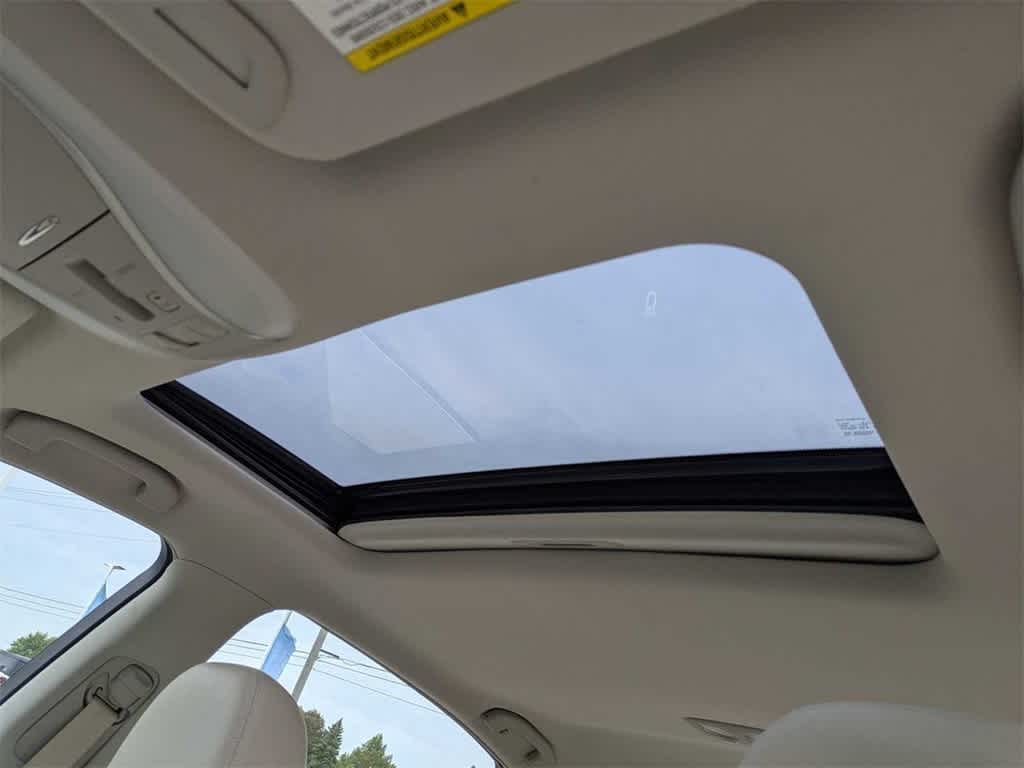 Thumbnail: 2016 INFINITI Q70 - 18