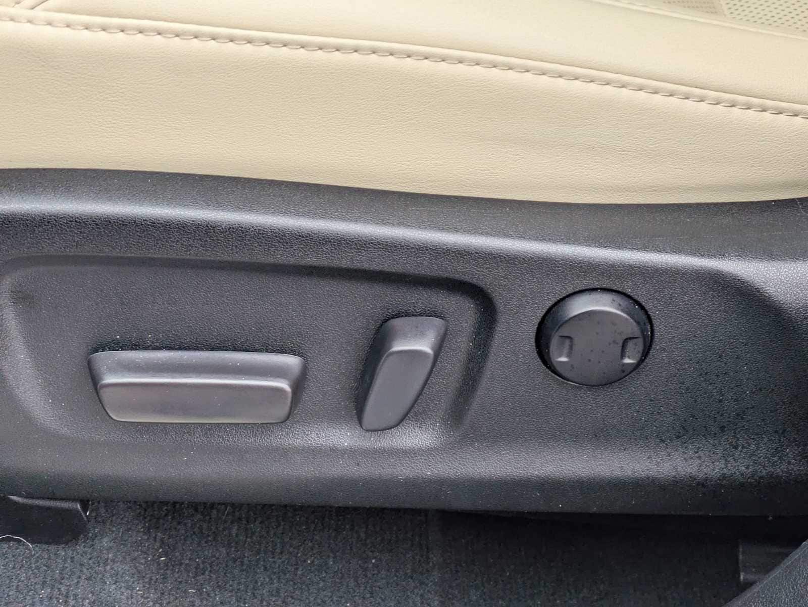 Thumbnail: 2022 Lexus RX - 16