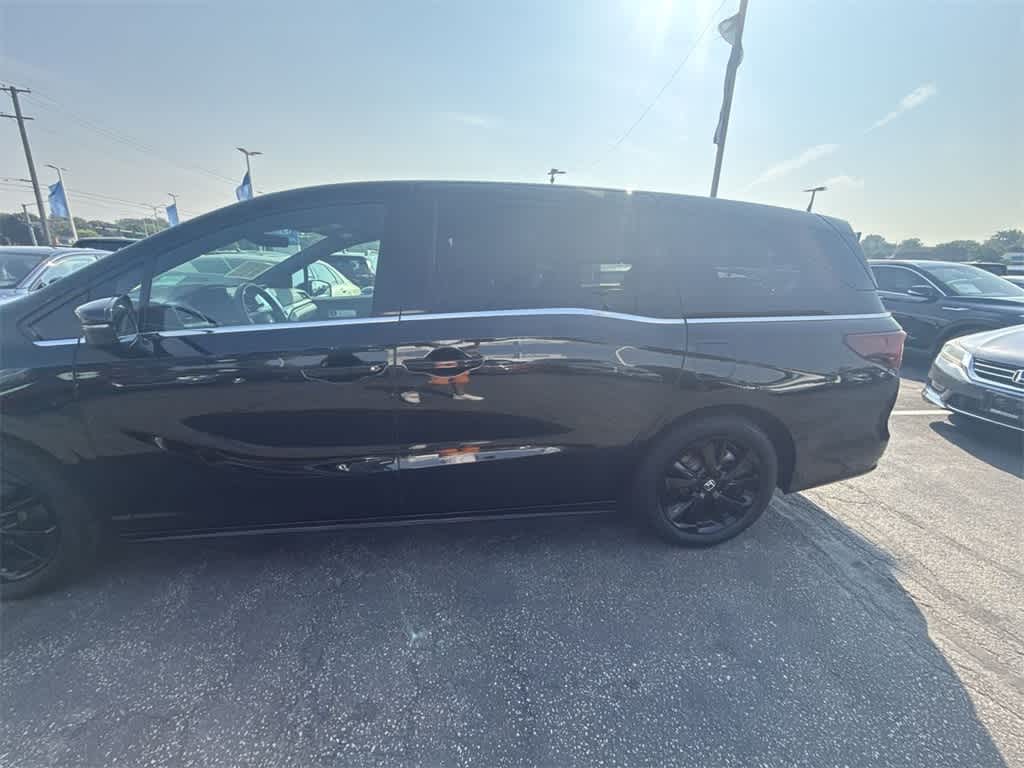 Thumbnail: 2023 Honda Odyssey - 4