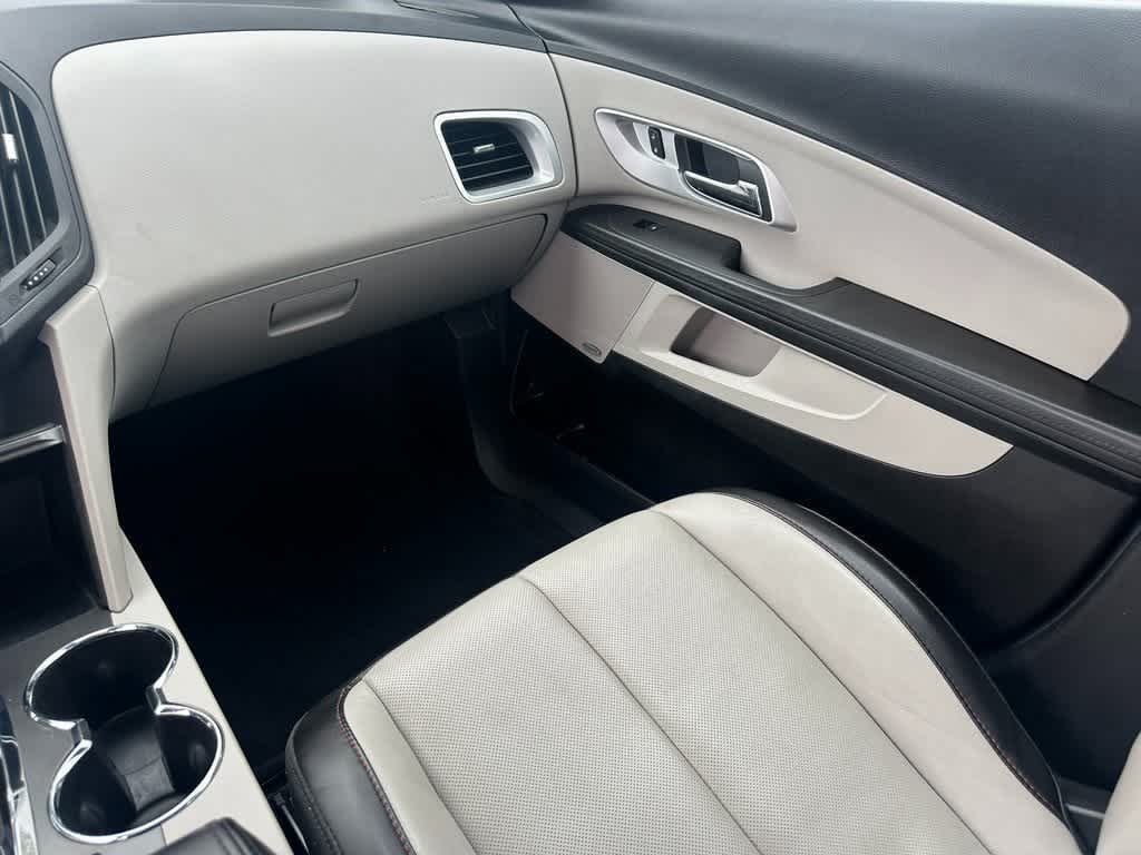 Thumbnail: 2016 Chevrolet Equinox - 16