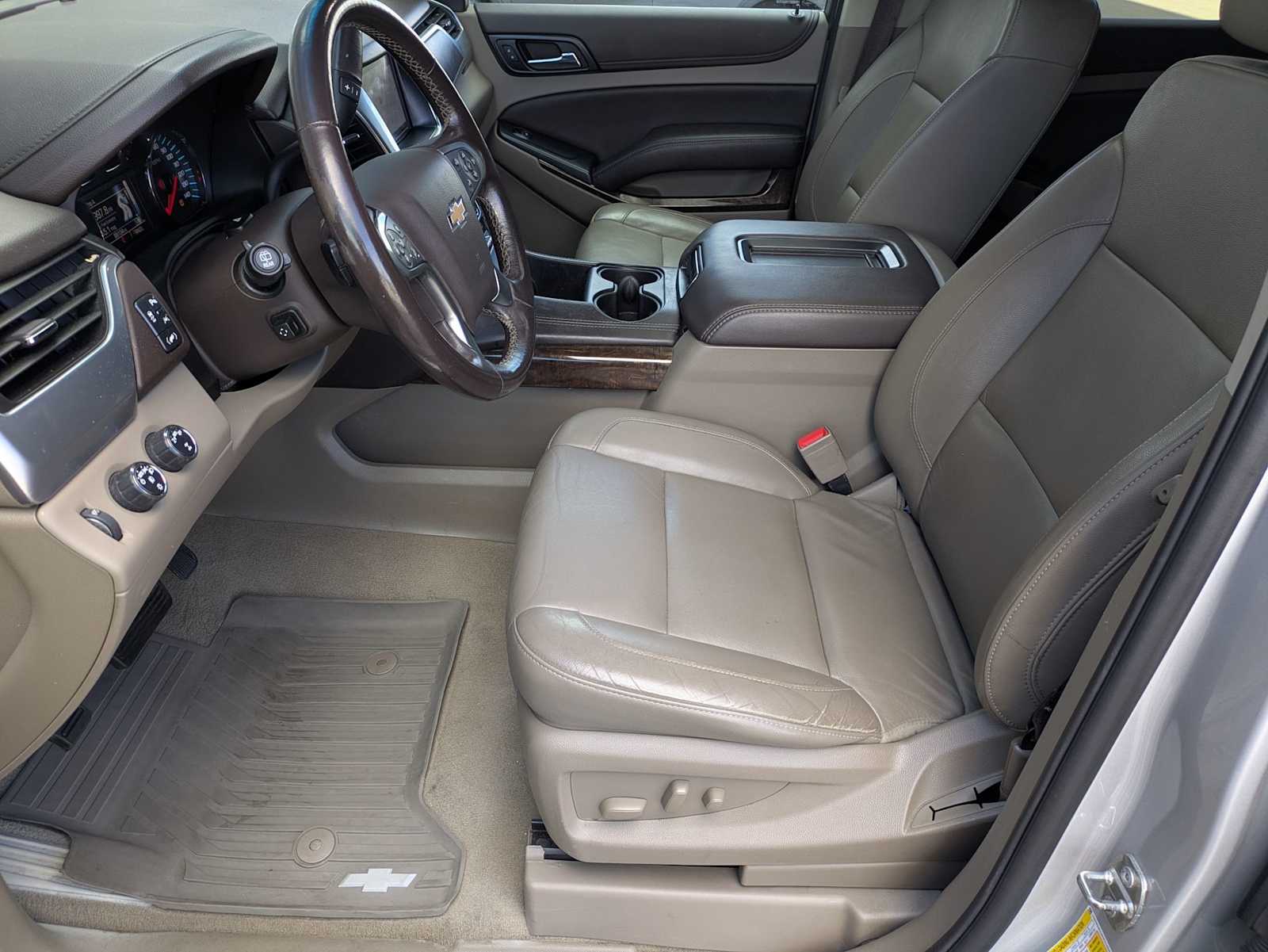 Thumbnail: 2019 Chevrolet Suburban - 15