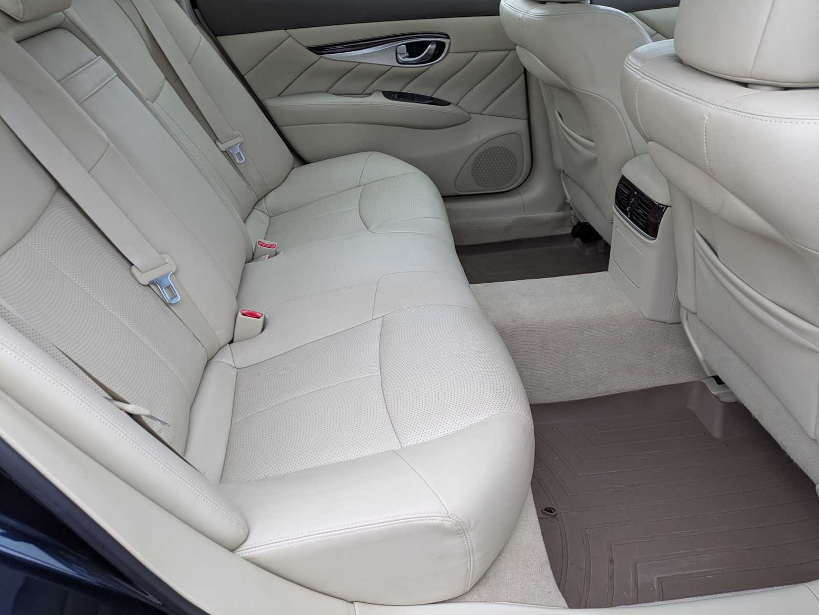 Thumbnail: 2016 INFINITI Q70 - 20