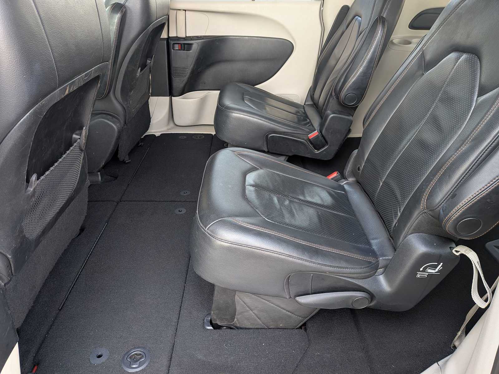 Thumbnail: 2020 Chrysler Pacifica - 17