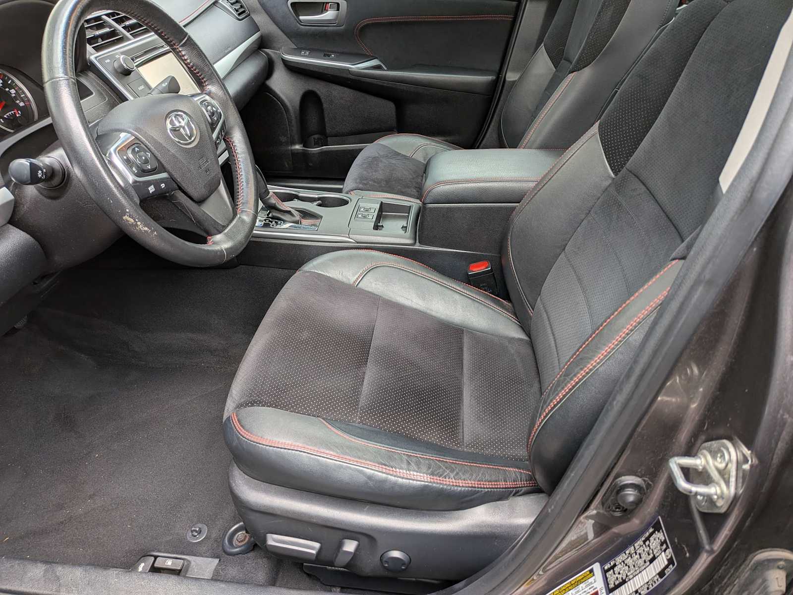 Thumbnail: 2015 Toyota Camry - 15