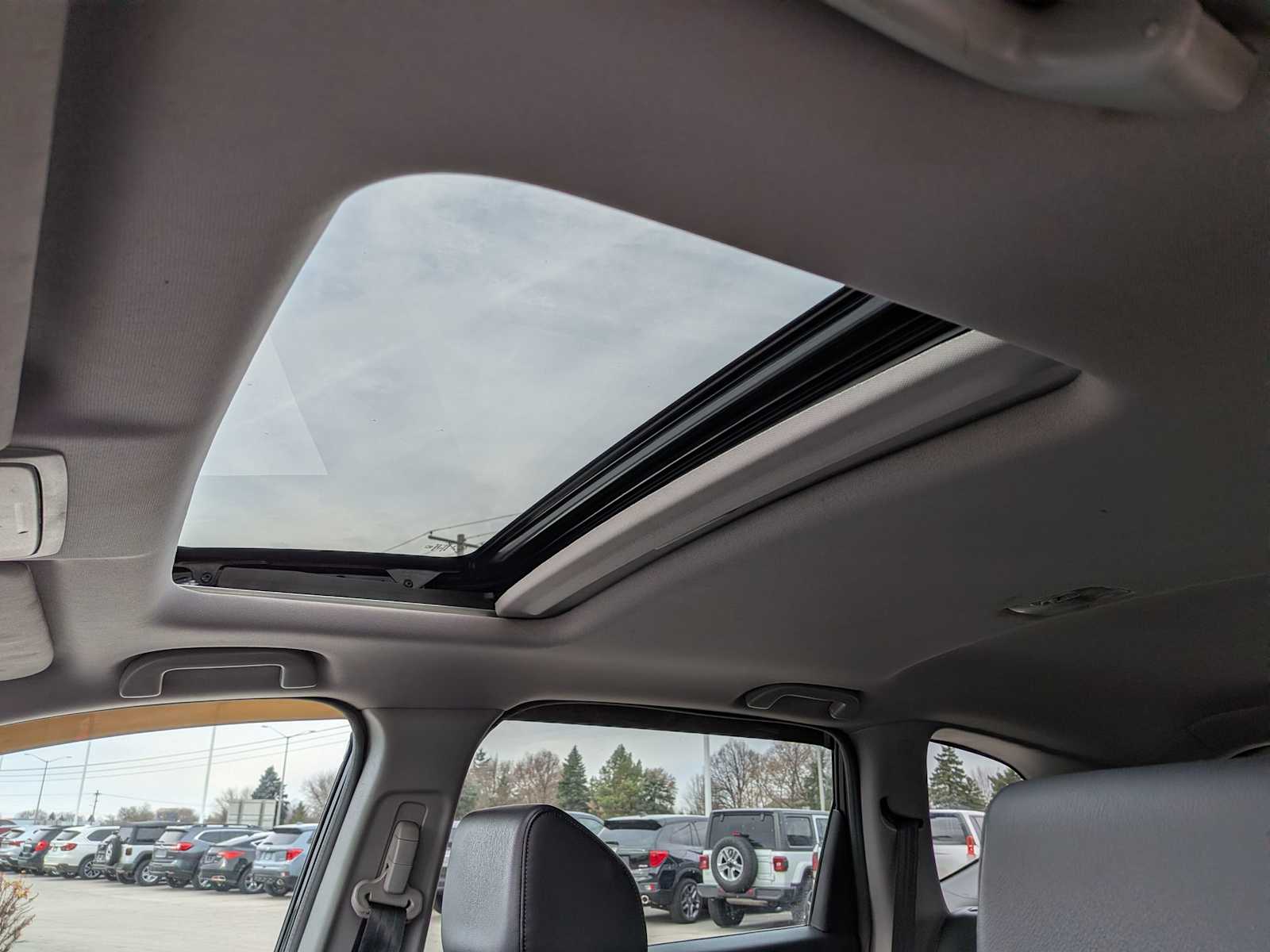 Thumbnail: 2017 Honda CR-V - 19