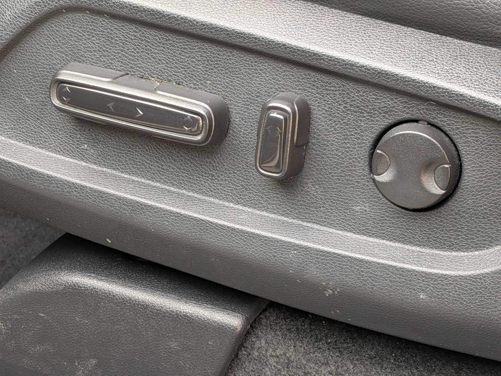 Thumbnail: 2023 Honda Pilot - 16