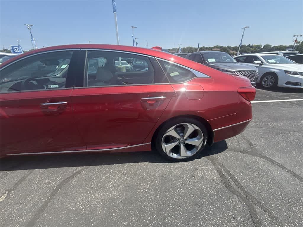 2018 Honda Accord Touring 2.0T photo 4