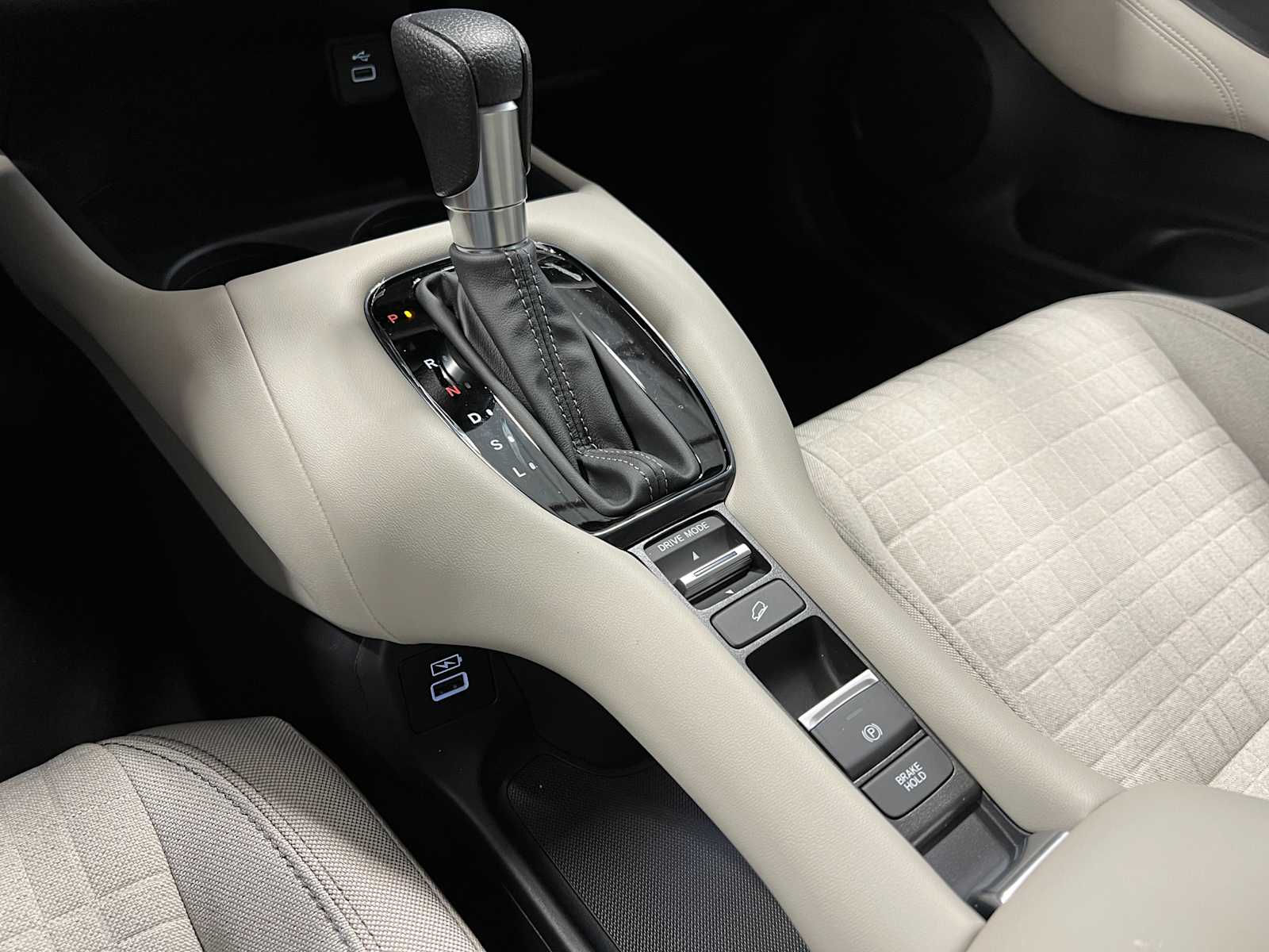 2025 Honda HR-V LX 18