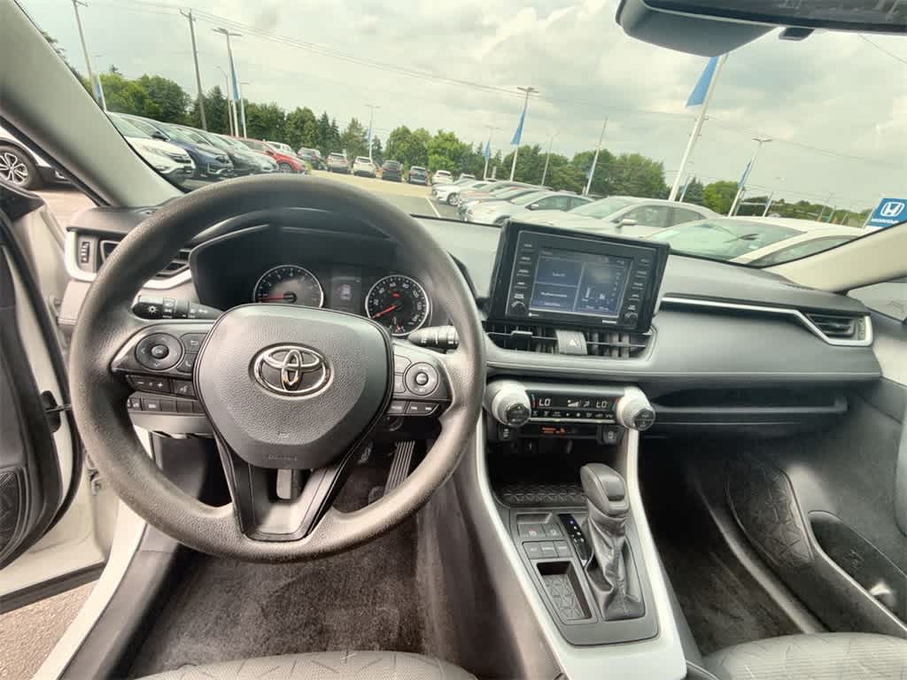 2021 Toyota RAV4 XLE 14