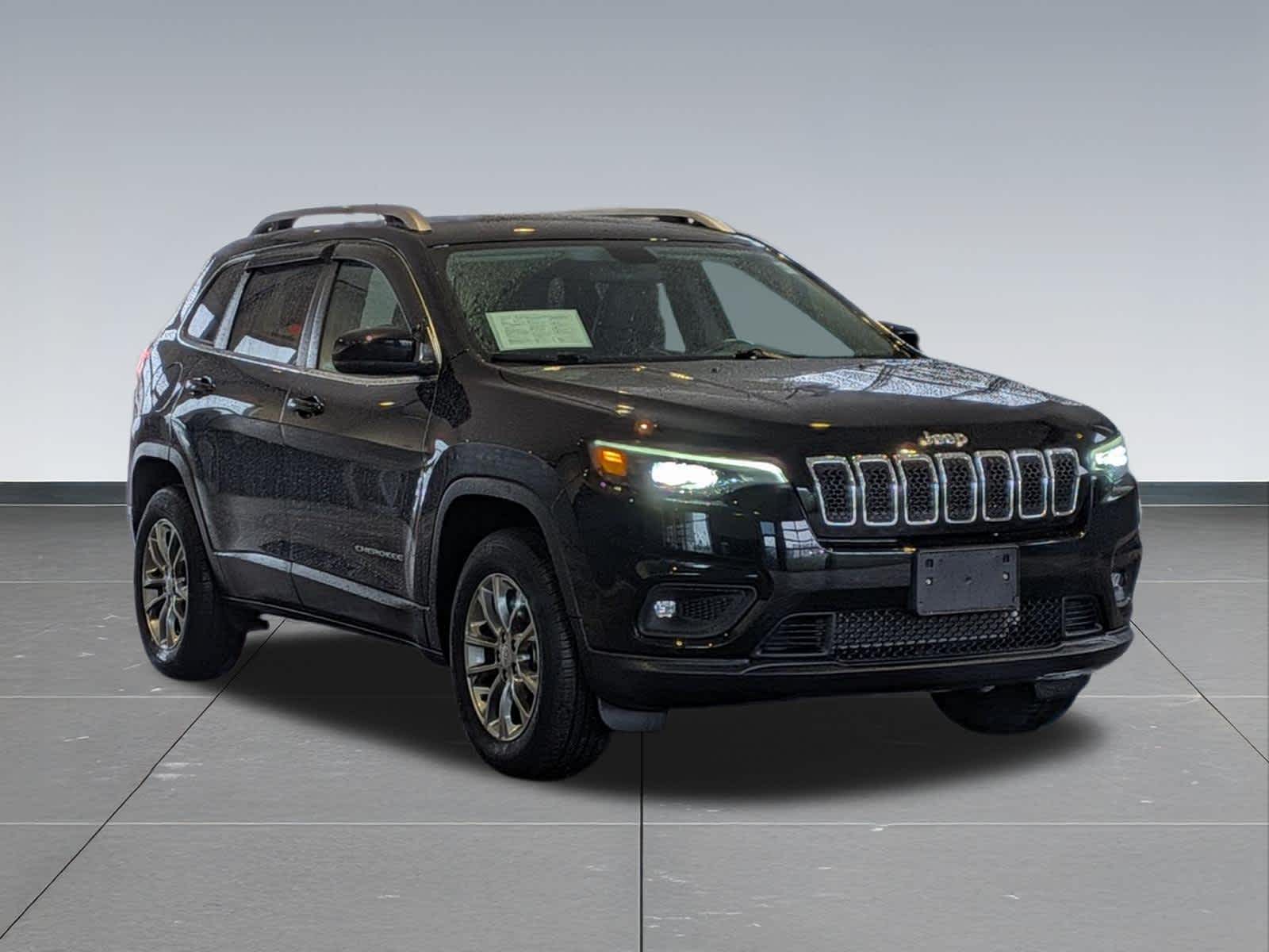Thumbnail: 2019 Jeep Cherokee - 8