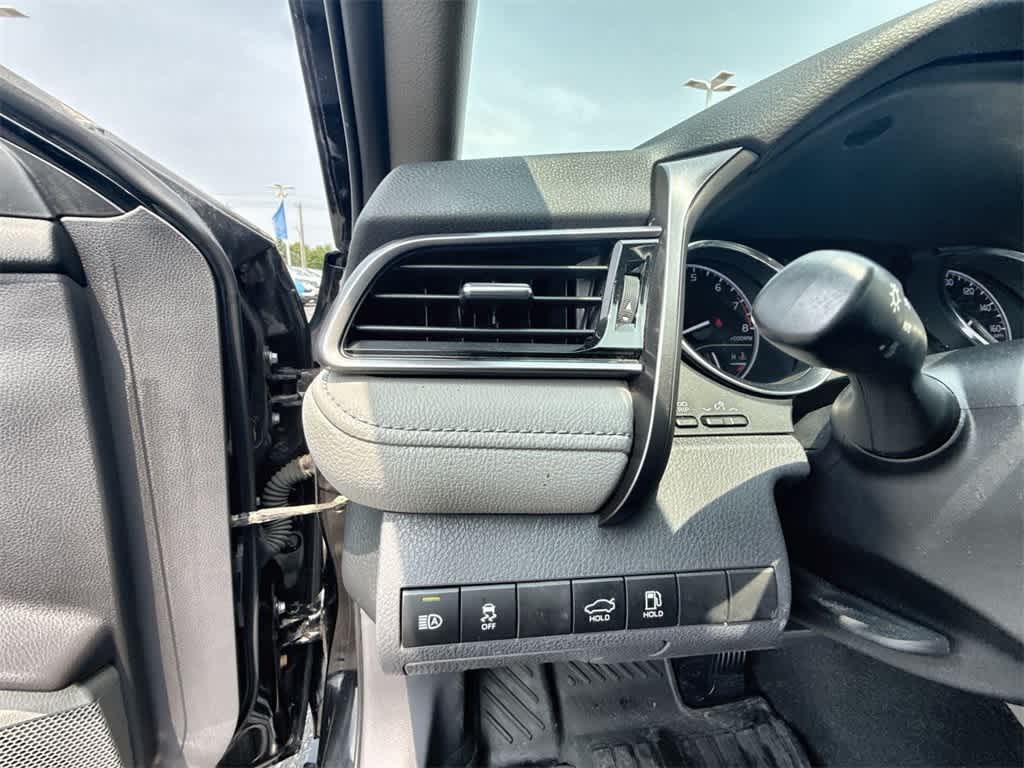 2019 Toyota Camry LE 15