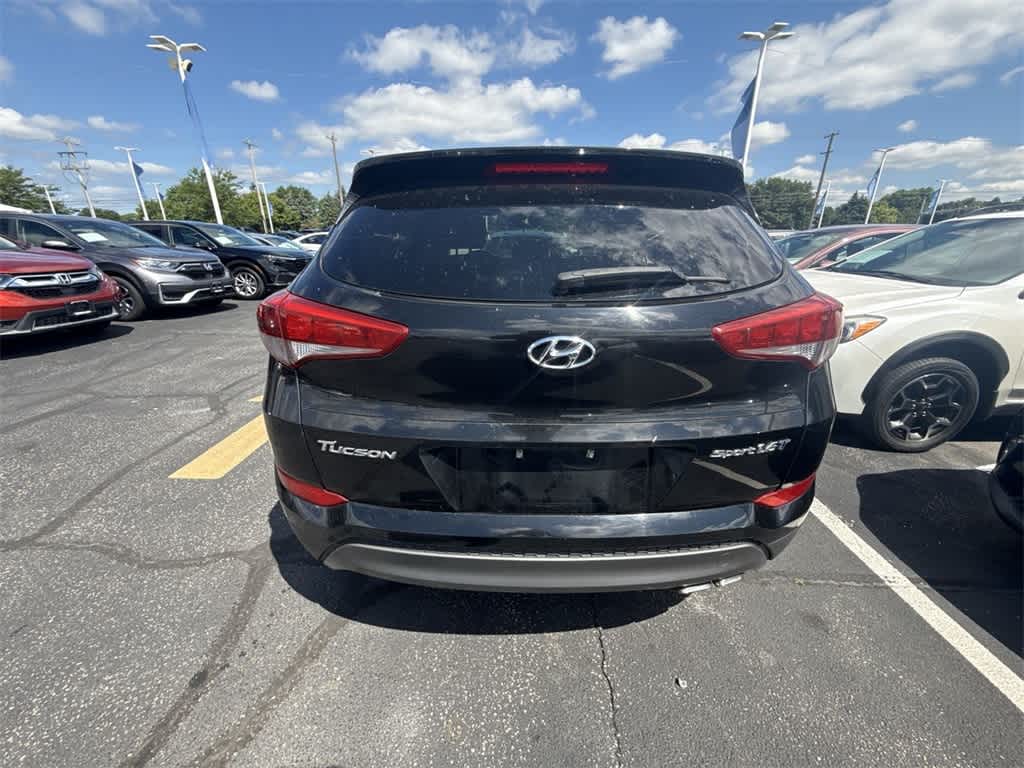 Thumbnail: 2016 Hyundai Tucson - 12