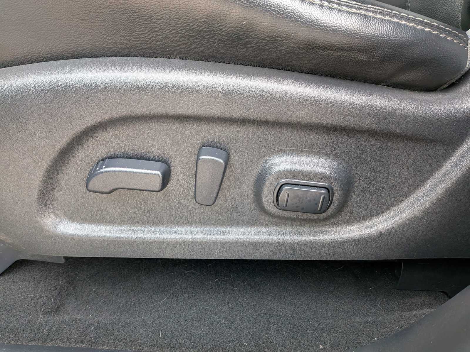 Thumbnail: 2015 Nissan Pathfinder - 16