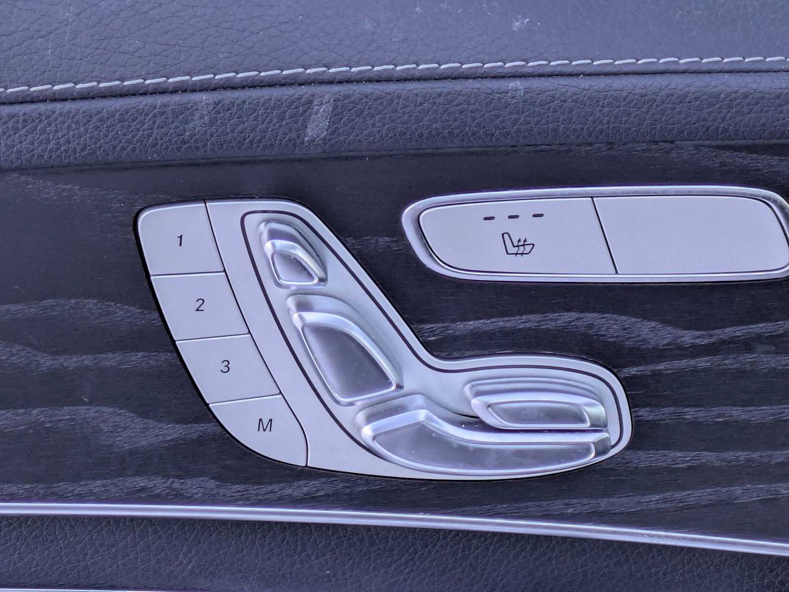 Thumbnail: 2016 Mercedes-Benz C-Class - 15